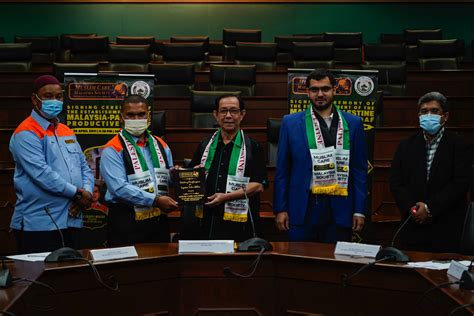 Abdul razak zulkifli is on facebook. Muslim Care sasar RM3.5 juta kutipan dana - Utusan Digital