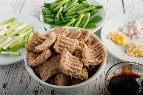All of the flavor and you can feel good about eat a great plant based meal! Mongolian seitan recipe 🥢 - James Strange