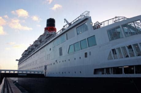 Le dernier voyage de paul w.r (original title). Le dernier voyage du paquebot Queen Elizabeth II