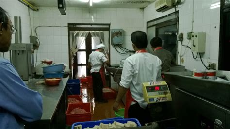 Read more pabrik sosis sukabumi ~ pabrik sosis sukabumi bertahan hidup bertahan menghidupi sukabumi kita jual sosis murah dan terlengkap happy house. June 2013 | Catatan Yuki