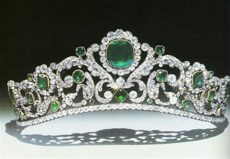 Pin By Erin Semenske On Diamond Dream Royal Jewelry Royal Jewels