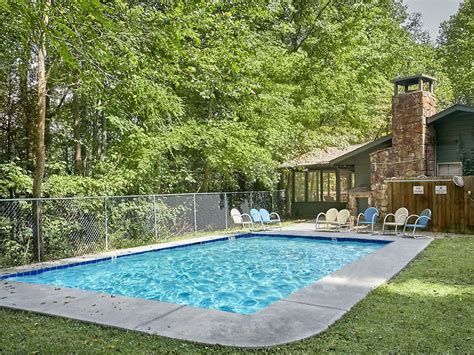 Rentals for large groups, church retreats, or youth groups. VRBO.com #27971 - 8BR/6BA Gatlinburg, Hidden Point, Sleeps ...