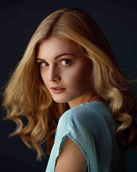 Woman Beauty Headshot Studio Portrait Photography Ideas In 2020