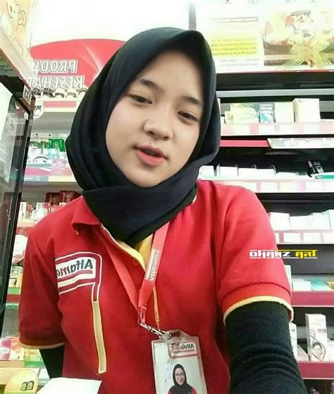 Nissa Sabyan Wanita Cantik Mode Wanita Wanita