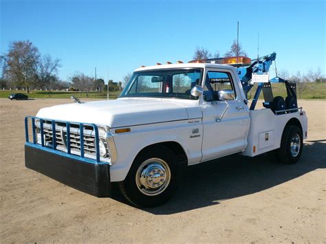 Classic Ford F 350 Wreckertow Truck Very Nice Clean Original Weld