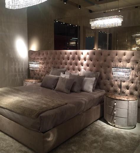 Mirrored ceiling above bed / not only will help to enlarge the space