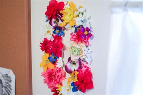 Projects like this look like you spent way more on them. Flower Letter DIY - Sincerely Katerina