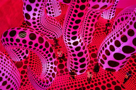 Massive Yayoi Kusama Exhibit At Tlv Museum Of Art Offers Thrills And Wonder The Times Of Israel