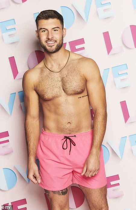 Love Island S Shannon Singh Sets Pulses Racing While Posing For Topless