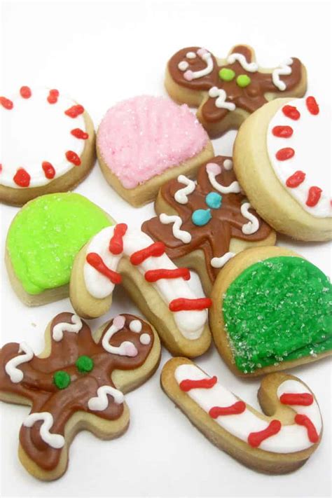 Wood christmas cookies baking banner. cute, mini christmas candy cookies - the decorated cookie