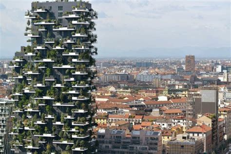 Milano Il Bosco Verticale è Il Grattacielo Più Bello Del Mondo Video