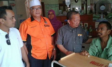 You may have to register before you can post: KHIDMAT MERU: Kunjungan ke HTAR Klang