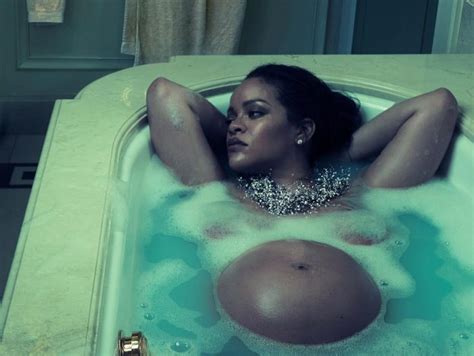 Pregnant Rihanna Posing Nude For Vogue 5 Photos Video The Fappening