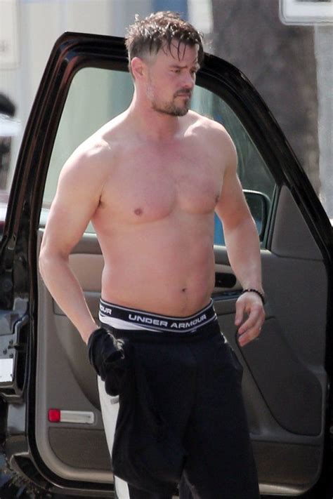 Josh Duhamel Whips Off His Shirt For A Quick Changing Session After The