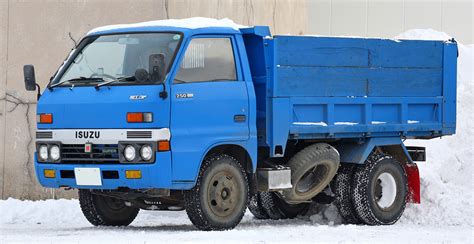Download Motoring-Malaysia: Isuzu Celebrates 60 Years of the ELF Light Duty Truck - We Look at The ELF ...