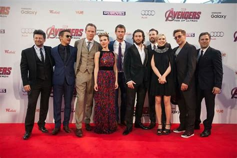The Cast Of Avengers 2 Age Of Ultron Avengers Avengers Pictures