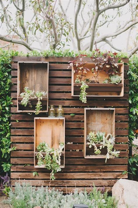 Recreate Ideas For Wood Pallets Upcycle Art