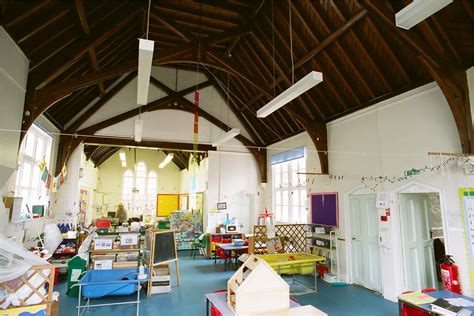 Fetcham Primaryfirstinfant School Hall Film2009 15 35 Flickr