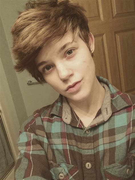 Androgynous haircuts and hairstyles can be worn on either men or women. Cute and boyish | Tomboy hairstyles, Ftm haircuts ...