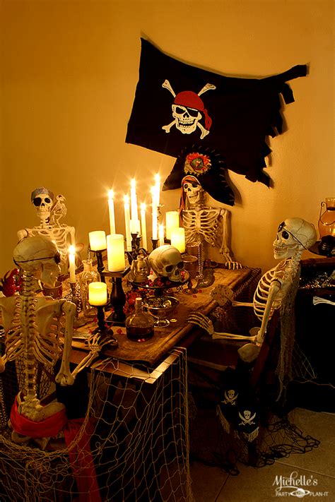 Plus up to a further 20 kids can take part in the investigation game play to solve this unique mystery. How to Host a Pirate Dinner Party | Halloween Party Ideas ...