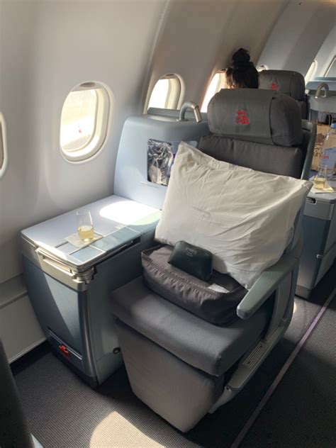 Welche strecken bedient air belgium für british airways. Review: Air Belgium A340 operating for British Airways ...