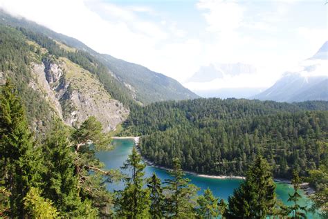 Je kan er genieten van de mooie landschappen, meren en de fantastische bergen. Oostenrijk - vakantie & stedentrip tips - reisverhalen ...