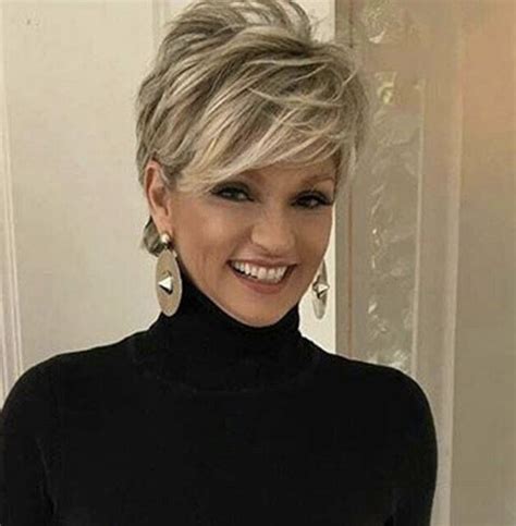 50 Best Short Pixie Haircuts For Older Women 2022