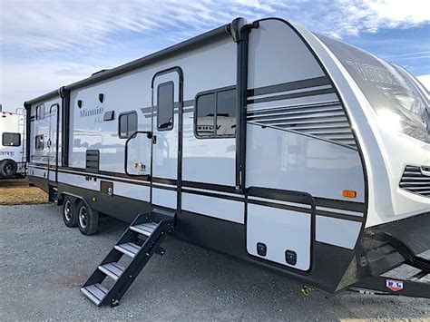 10 Best Travel Trailers With 2 Bedrooms In 2021 Rvblogger Splendid