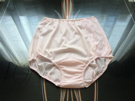Adorable 1950s Van Raalte Pink Nylon And Lace Granny Panties~sissy Pants