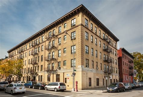 2431 Belmont Ave Bronx Ny 10458 Apartments In Bronx Ny