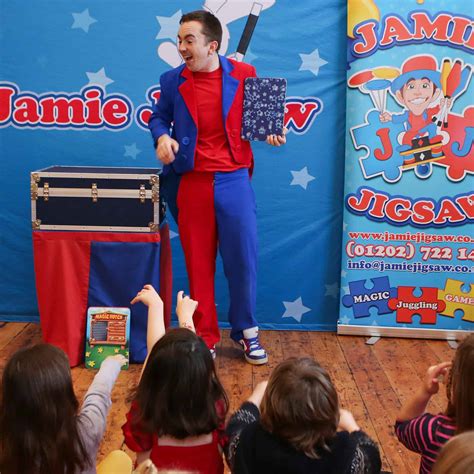 Dorset Childrens Party Entertainer Jamie Jigsaw Jamie Jigsaw