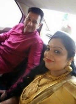 Васудевана наира по имени черия черия бхокамбангал. Actress Reshmi Soman married Gopinath | Wedding Photos ...