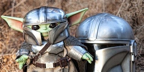 The Mandalorian Fan Gives Baby Yoda Toy Custom Beskar Armor Cbr