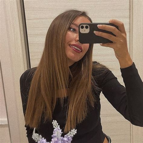 Angela Settembrino 🦋 On Instagram “🧸👩🏽💭🌹 Old” Angela Make Up Selfie Olds Scenes Instagram
