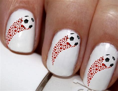 Amazing Ideas To Manicure Short Nails With Images Soccer Nails