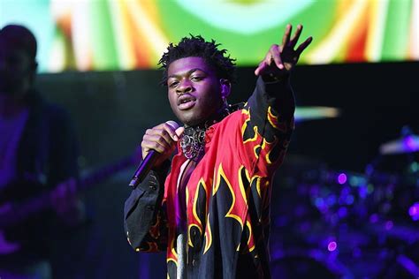 Lil Nas X Pays Tribute To Late Rapper Juice Wrld In Concert Lil Peep