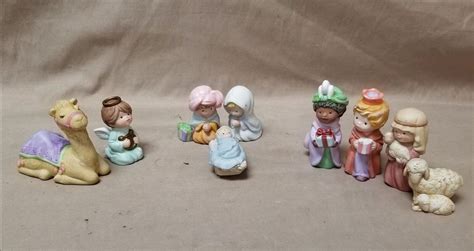 Vintage Avon Heavenly Blessings Nativity Collection Set 9 Pieces 1986
