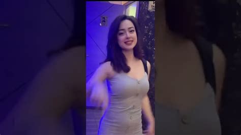 Türk Fenomen Kızdan Salla Salla Dans Akım Videoları Shorts Youtube