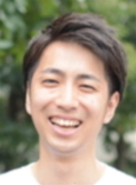1 山崎育三郎が結婚について話さないのはなぜ？ 不仲なの？ 2 山崎育三郎と安部なつみが結婚したの. 山崎育三郎の実家はお金持ち？兄弟は社長だらけで母親と父親 ...