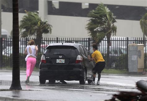 Tampa Bay Waters Get Sucked Backward Ahead Of Hurricane Irma