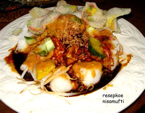 Tahu, fermented soy food basically a soy milk cheese. kupat tahu bandung | suamiku baru pulang dari london trus ...
