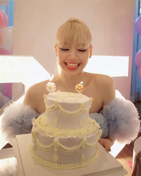 Blackpink Lisa Turns A Furball On Her Birthday Gets Countless Heartwarming Wishes Check