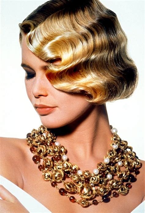Super short hair wasn't a huge '90s trend, but for those who did go for the pixie, it was always spiky. Chanel - Claudia Schiffer 1990 | Short wavy hairstyles for ...