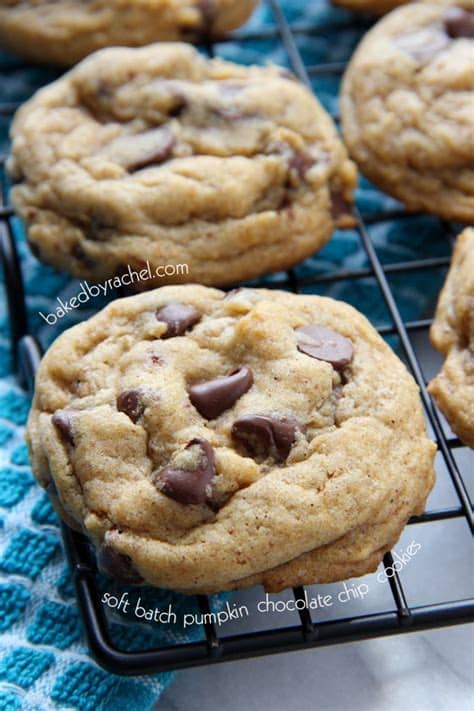 What's better than chocolate chip cookies? Perfect Soft Batch Pumpkin Chocolate Chip Cookies | Baked ...