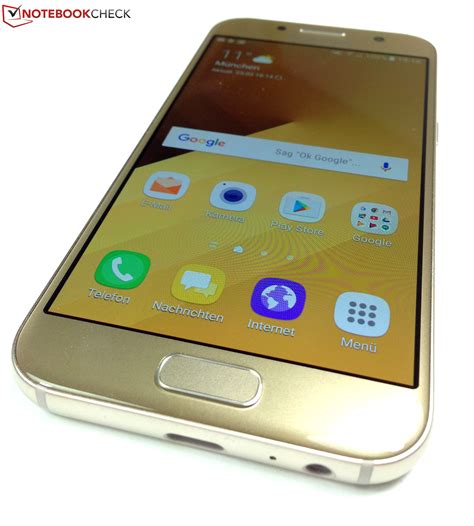 Samsung Galaxy A3 (2017) Smartphone Review - NotebookCheck.net Reviews
