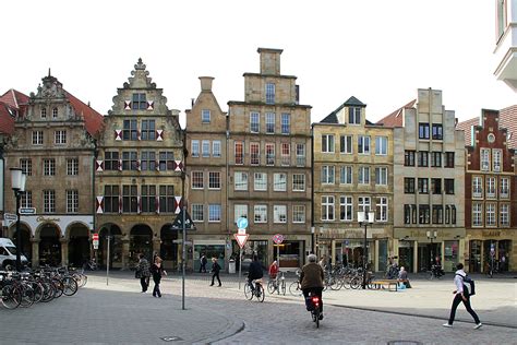 Sie sehen momentan die vollständige ansicht des krankenhausprofils. Häuserfronten in Münster Foto & Bild | architektur ...