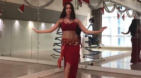 Video Ex Bigg Boss Contestant Nora Fatehis Belly Dance On ‘swag Se