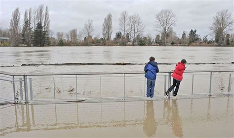 Skagit River Flooding Causes Evacuations Road Closures News