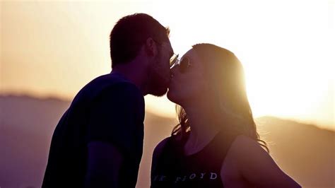 Why People Kiss On The Right And Other Facts