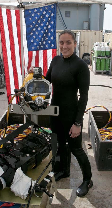 Female Diver Leaves Her Mark In History Article The United States Army